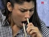 Shocking! SHE Inserts A Snake From Her Nose And Pulls It Out From Her Mouth Over The Edge DR.Ayesha Hussain Full HD1080p