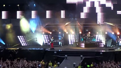 MUSE Live at the Etihad Stadium Manchester 2013 Supermassive Black Hole Riff