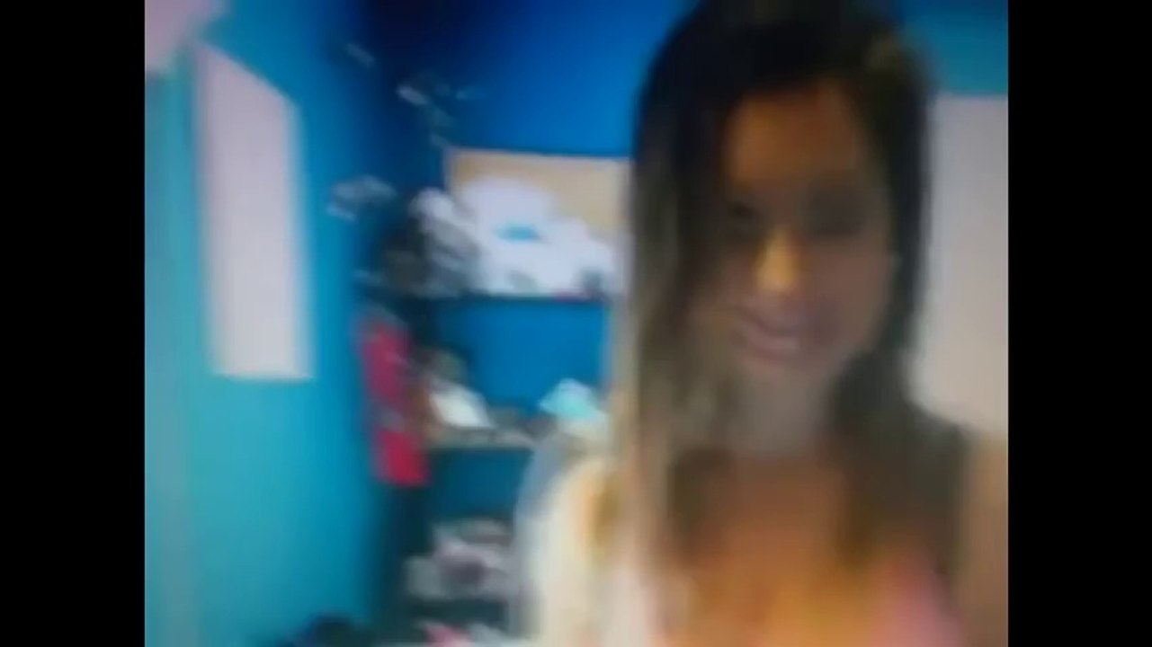 Deda gleda ribu kako mu se skida na skype-u