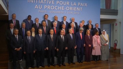 الفلسطينيون والإسرائيليون يغيبون عن مؤتمر باريس للسلام