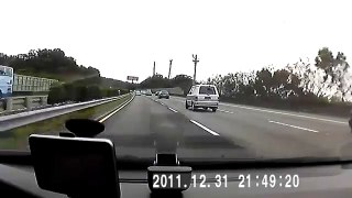 NEW scary car accident on highway in Taiwan!!ДТП автокатастрофе авари