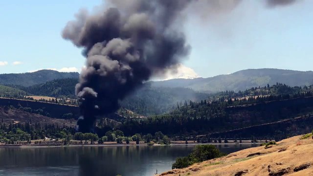 Timelapse Video Shows Scene of Oil Train Derailment Near Mosier