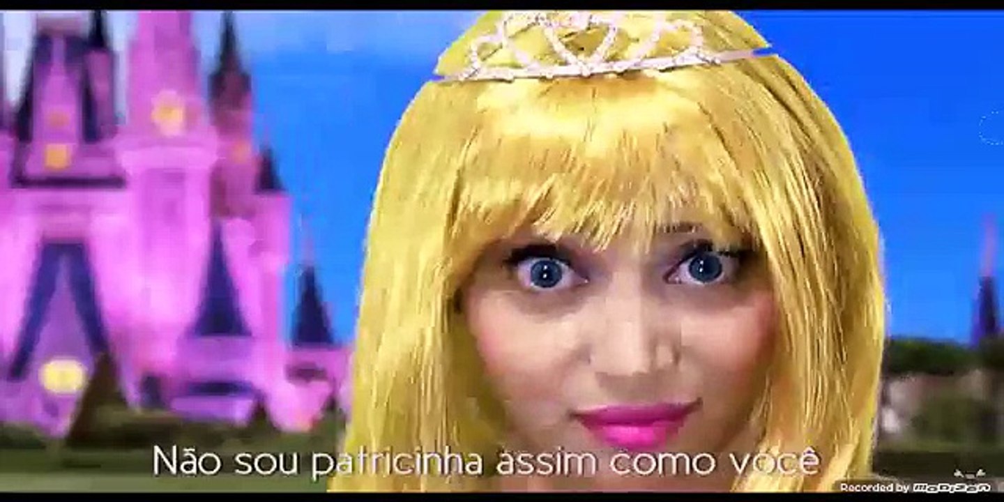 Barbie  vs  Frozen