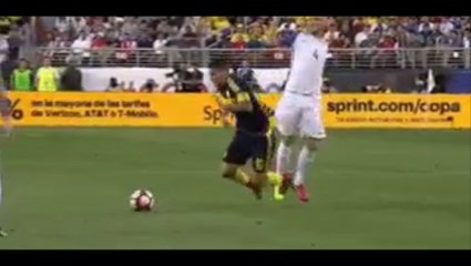 James Rodriguez Dives And Injures His Shoulder vs USA!