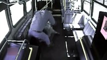 80 yaşındaki kadına otobüste saldırdı