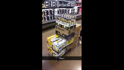 Ce gamin de 2 ans tellement heureux de voir des packs de bière