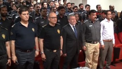 Скачать видео: Çevik Kuvvet'ten 39 Pakistanlı Polise Sertifika