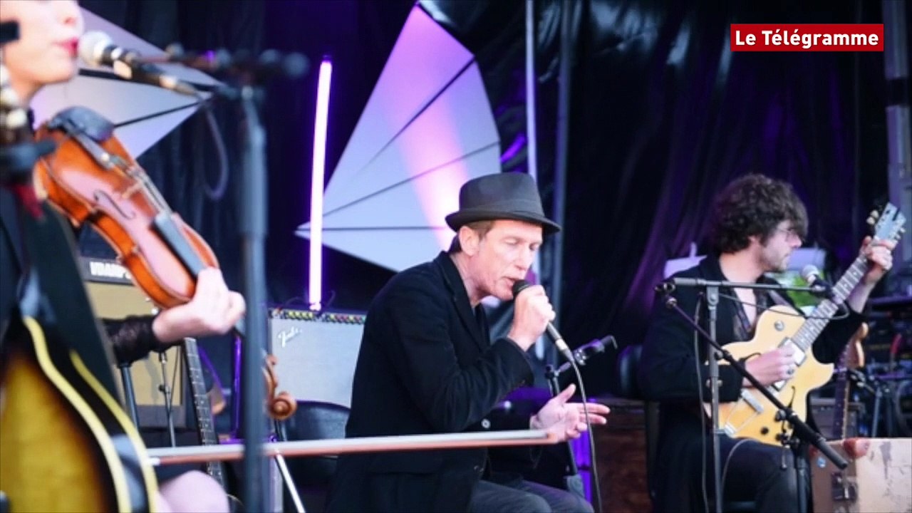 Lampaul-Plouarzel (29). Les Petites Folies : une ouverture pleine de promesses avec Miossec