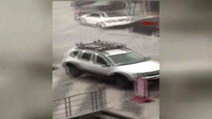 Beylikdüzü ve Esenyurt'ta Korkutan Dolu Yağışı