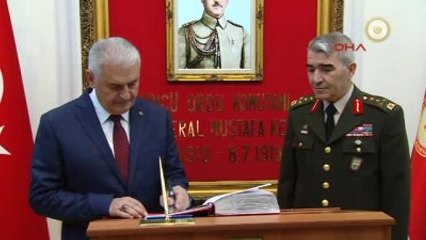 Erzincan - Başbakan Askerlerle Yemek Yedi