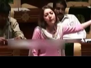 شرمیلا فاروقی کی بغیر شلوار کی ڈانس ویڈ یو نے انٹرنیٹ پر دھوم مچا دی ۔ دیکھیں