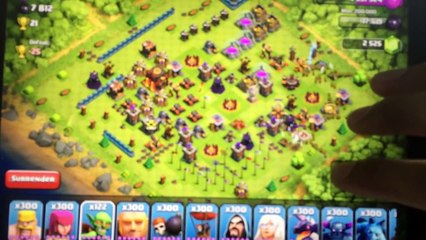 Clash of clans - 300 wall breakers 216 lighting spells & 300 Goblins (Gameplay)