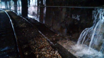 Fuites d'eau sur les rails du RER C