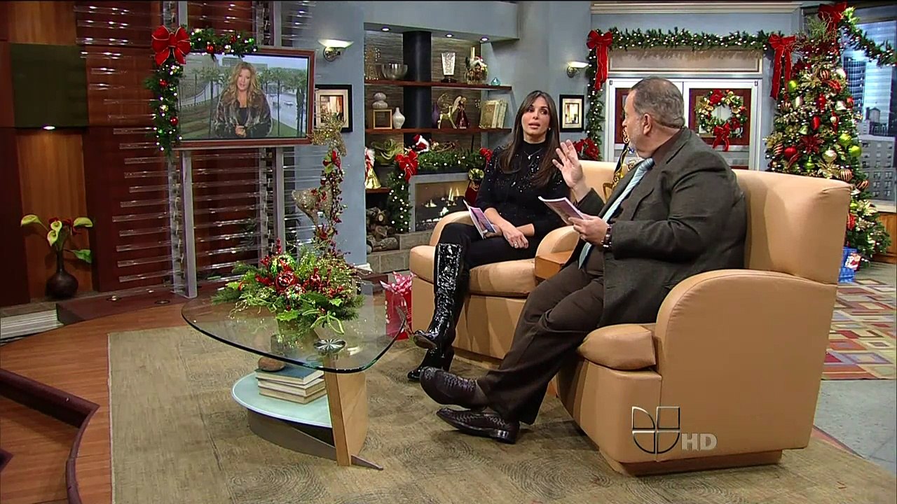 Erika Garza - El Gordo y La Flaca 12/20/10 Jennifer Lopez, Rogelio Martinez