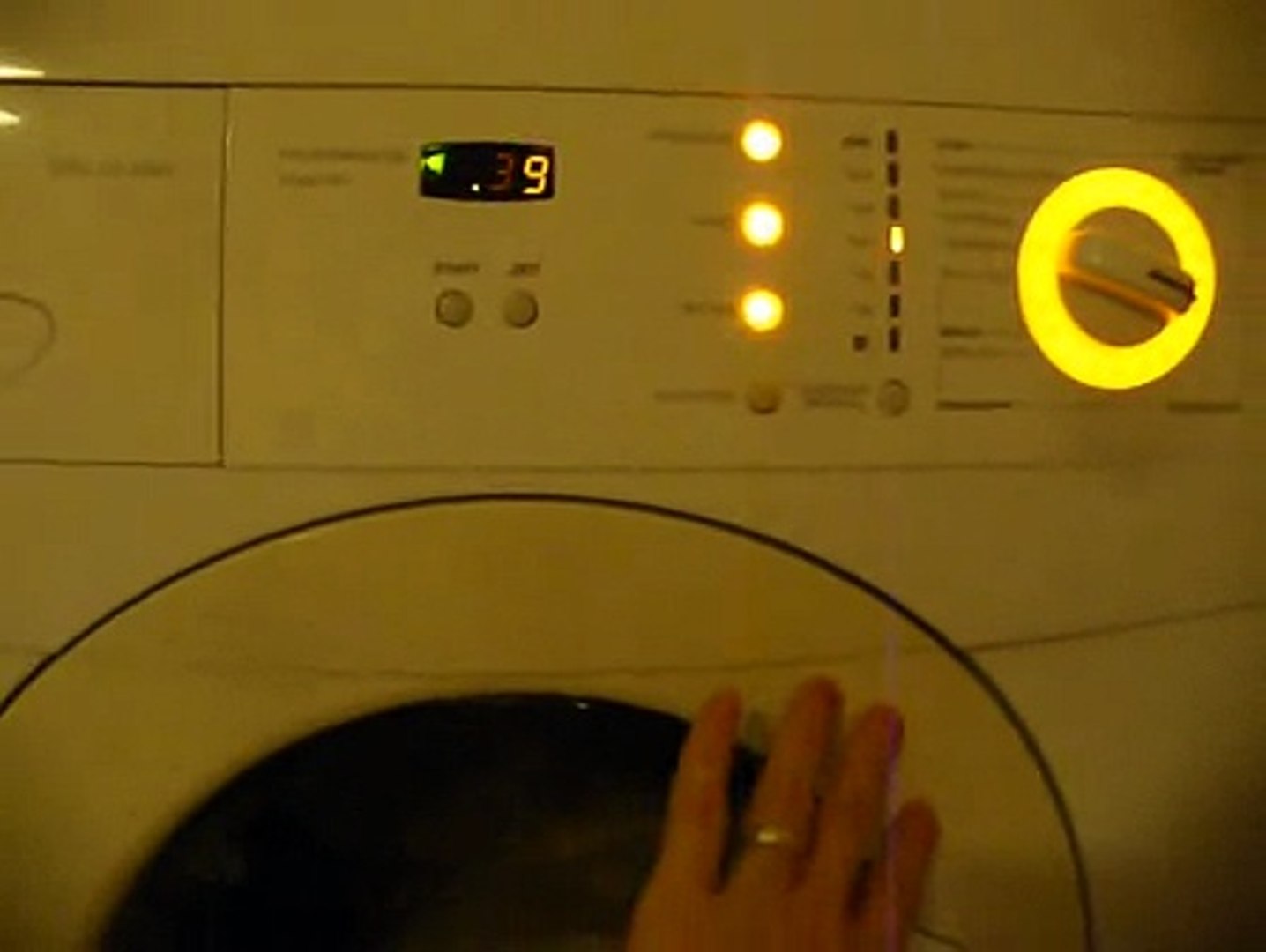 Washing machine error - christmas lights :D (Elin WM 26 AAA) - video  Dailymotion