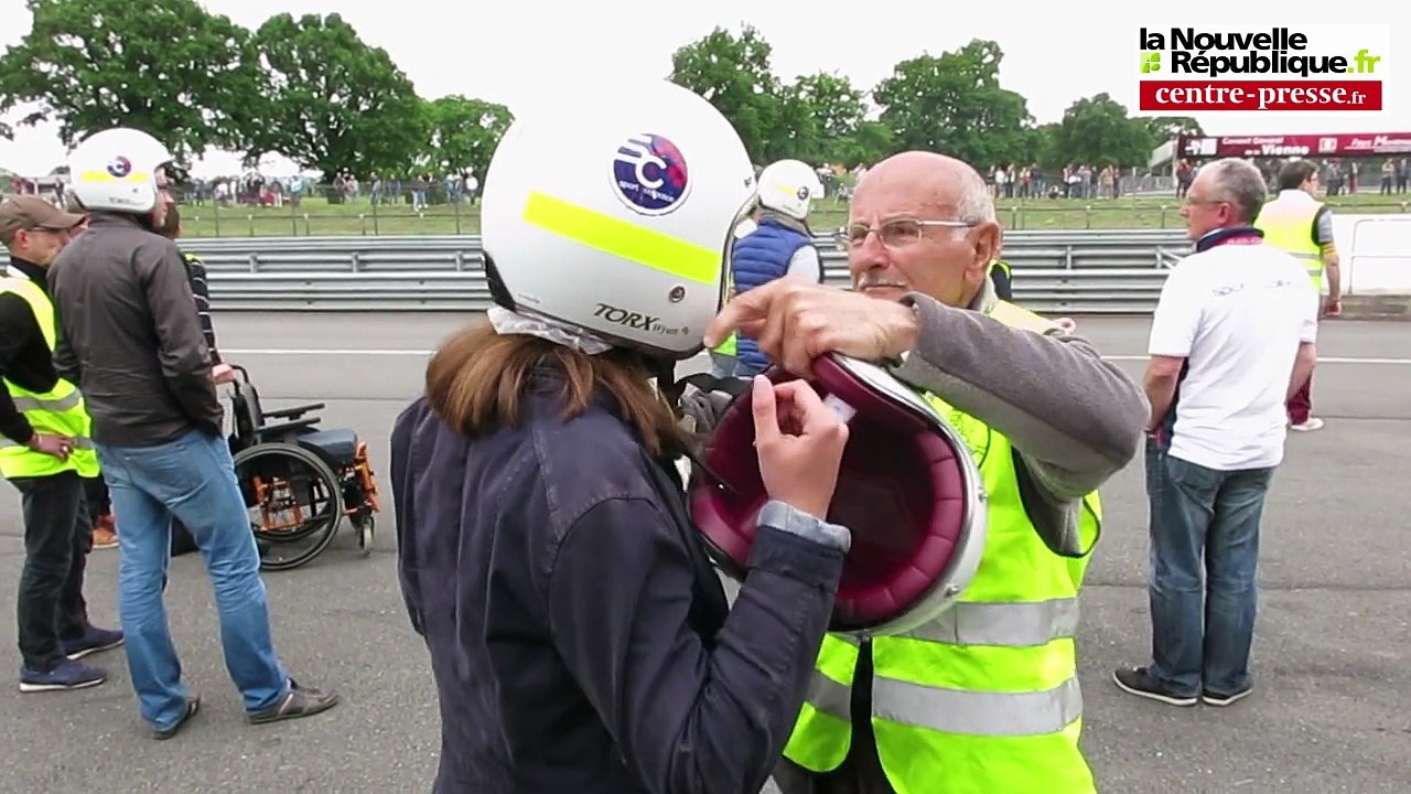 VIDEO. Baptême de piste en Ferrari au circuit du Vigeant