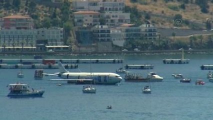 Kargo Uçağı Suya Batırıldı