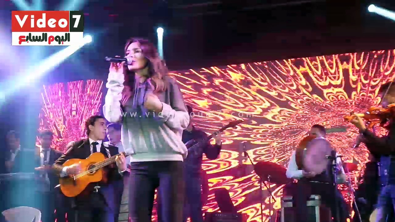 كارمن سليمان تطرب جمهورها بأغنية "صابره"