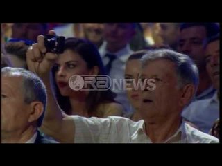 Ora News - Kongresi i PDIU, Vjollca Braho: Ministri grek të pranojë genocidin e ashpër