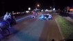 Un motard stunter fait tomber une autre moto
