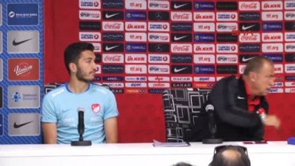 Türkiye Futbol Direktörü Terim Basın Toplantısı -1-