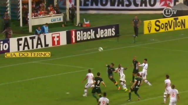 Lance polêmico! Goiás reclama de pênalti em jogo contra o Vasco