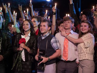 Восьмидисятые все серии тут