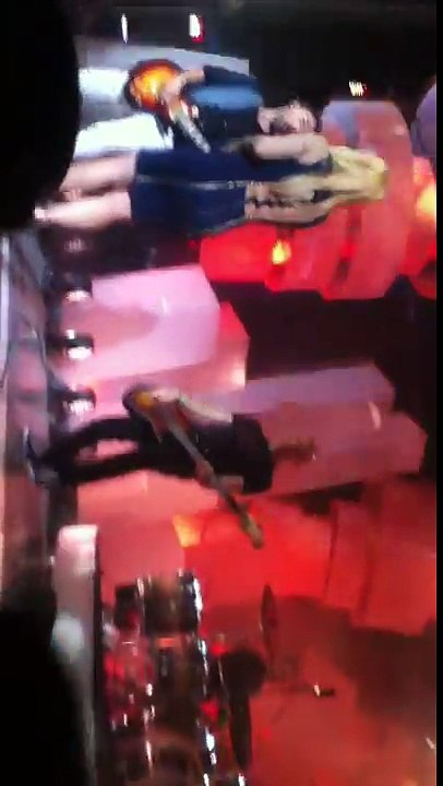 Kelly Clarkson 'Stronger' MMVAs 2012