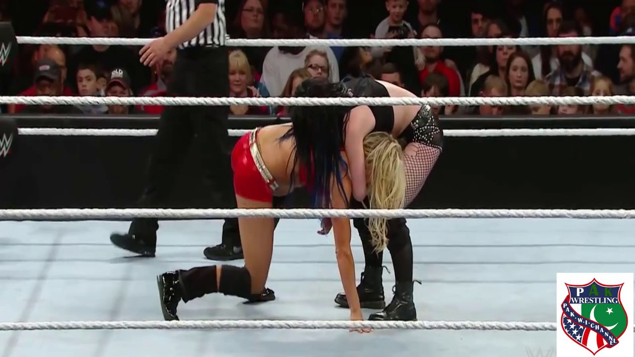 Charlotte vs. Paige - Divas Championship Match Raw, November 23, 2015