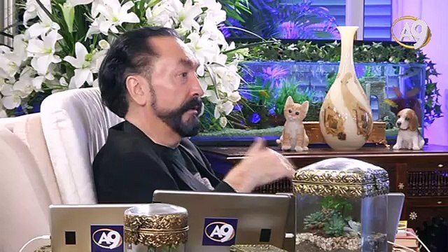 Münafık ve küfür ayetlerinden müminler etkilenir, imanları artar. Münafıklar etkilenmez.