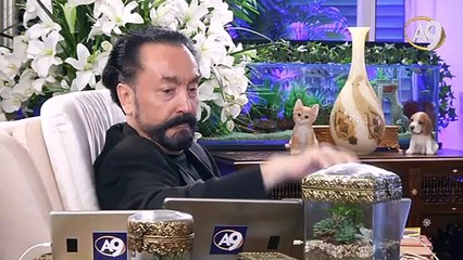 Münafıklar akılsızdırlar, zeka ile ortaya çıkarlar, Peygamberimiz (sav)’in aklı karşısında ezilir ve rezil olurlar.