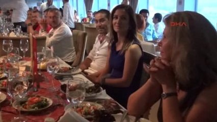 Galatasaraylı Podolski'nin Forması 10 Bin TL'ye Satıldı