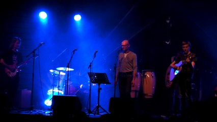 Concert EMA - 04/06/2016 - Part 4 - Chris Isaak - Blue Hotel