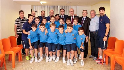 Bartomeu anima als jugadors de l'Aleví A