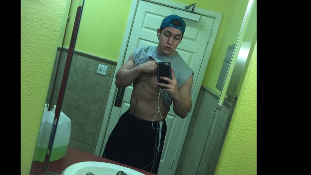 4 YEAR DIRTY BULK to 4 MONTH CUT BODYBUILDING TRANSFORMATION My First Cut 205 LBS to 178 LBS