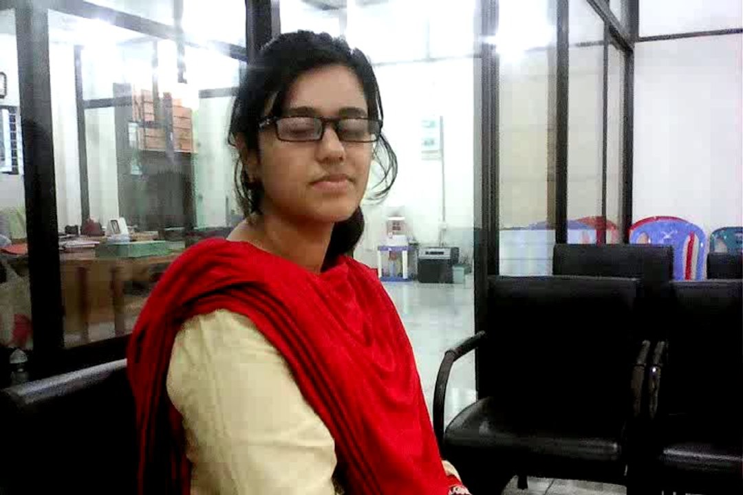 এত সুন্দর গান খালি গলায় কেন ?| আপা খুব সুন্দর গান করেন