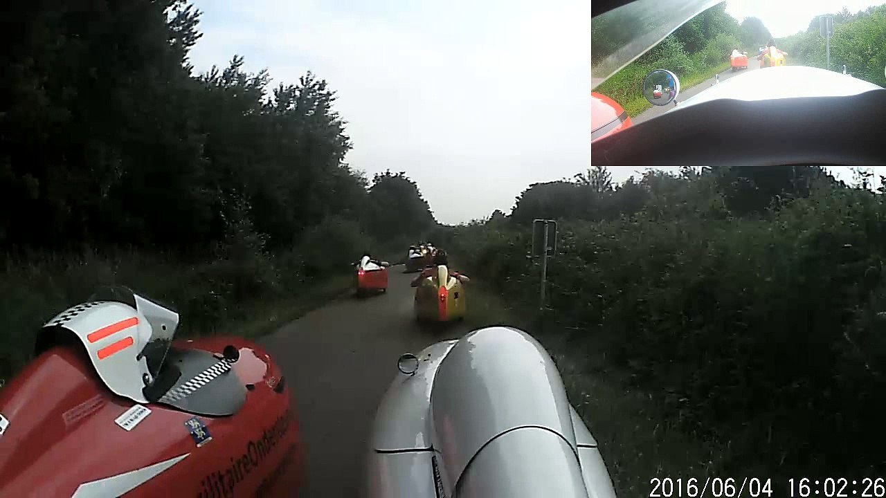 Velomobieltreffen 2016 - Velomobiles taking in water on a flooded cycle path