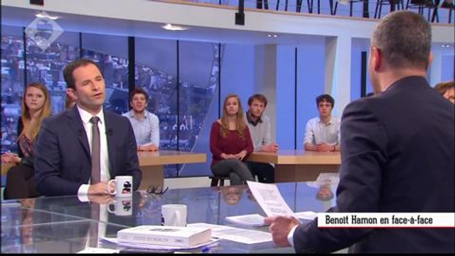 Benoît Hamon défend Deschamps mais dénonce le racisme : On peut tranquillement dire qu'on n'aime pas Benzema parce qu'il a une tête d'Arabe