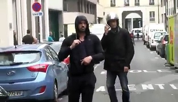 ΓΑΛΛΙΑ Ένας αστυνόμος με πολιτικά βγάζει το όπλο του