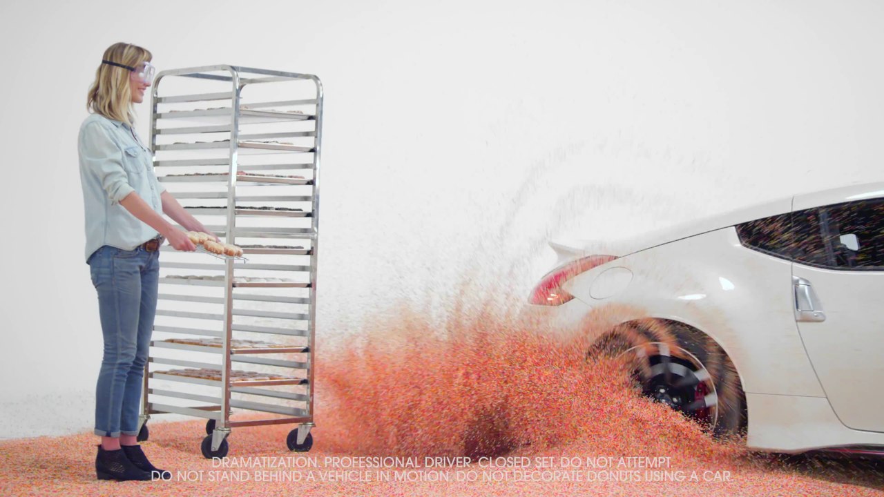 Faire de la pâtisserie avec une voiture en dérapage LOL !