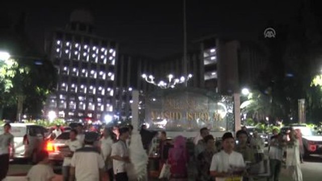 Endonezya'da İlk Teravih Namazı Kılındı