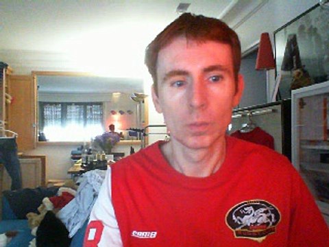 Wiwi égratigne Leïla de Pierre Perret