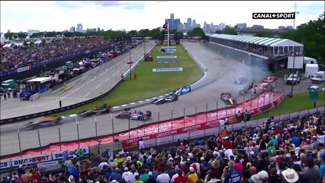 IndyCar 2016 Detroit Race 2 Start Crash