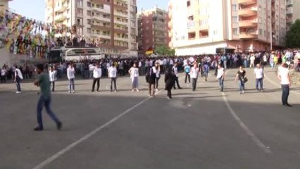 Demirtaş: "Asla 'Dört Dörtlük Bir Partiyiz, Yanlışı Olmayan Bir Partiyiz' Demedik"