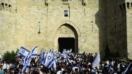 Israelíes marchan por la toma del este de Jerusalén en 1967
