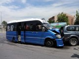 İstanbul'da Yolcu Minibüsü Dehşeti! 5 Araca Çarptı, 4 Yolcu Yaralandı