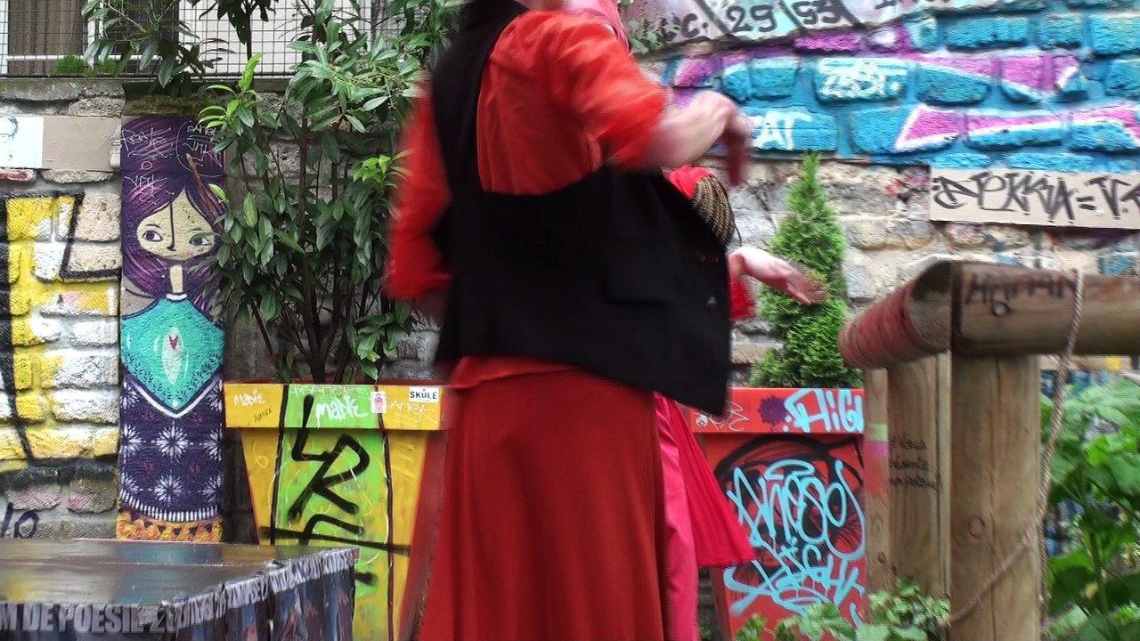 Free Dance & Spoken Word - Pilote le Hot