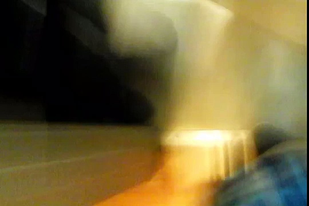 Kid sings in the bathroom