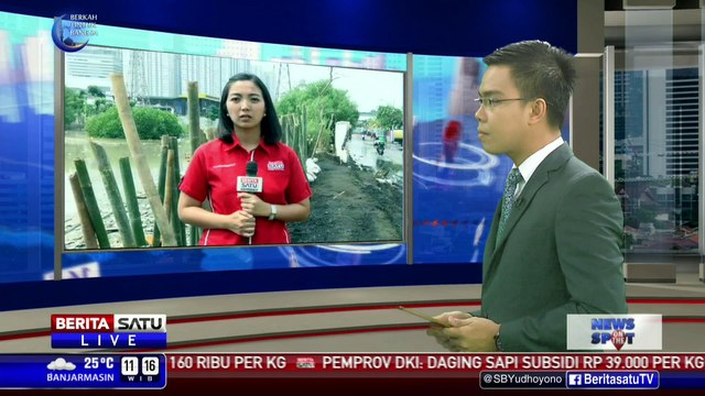 Turab Bambu Dipasang Tutup Genangan Air di Muara Angke