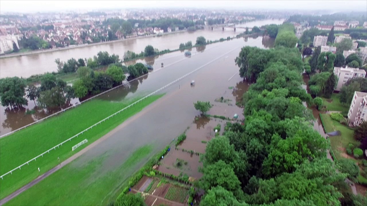 HIPPODROME DE MAISONS-LAFFITTE INONDE VU DEPUIS UN DRONE